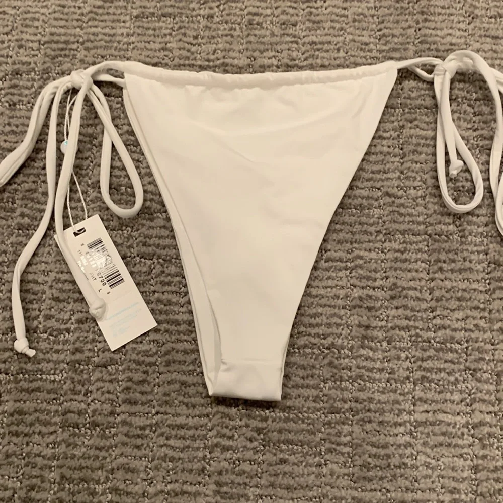 Frankies Bikinis Tia String Bikini Bottom L
